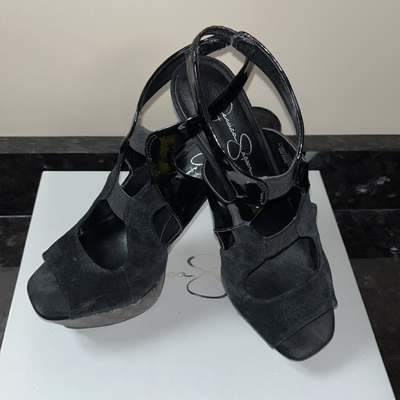 Jessica Simpson black platform heels. - Picture 2 of 12